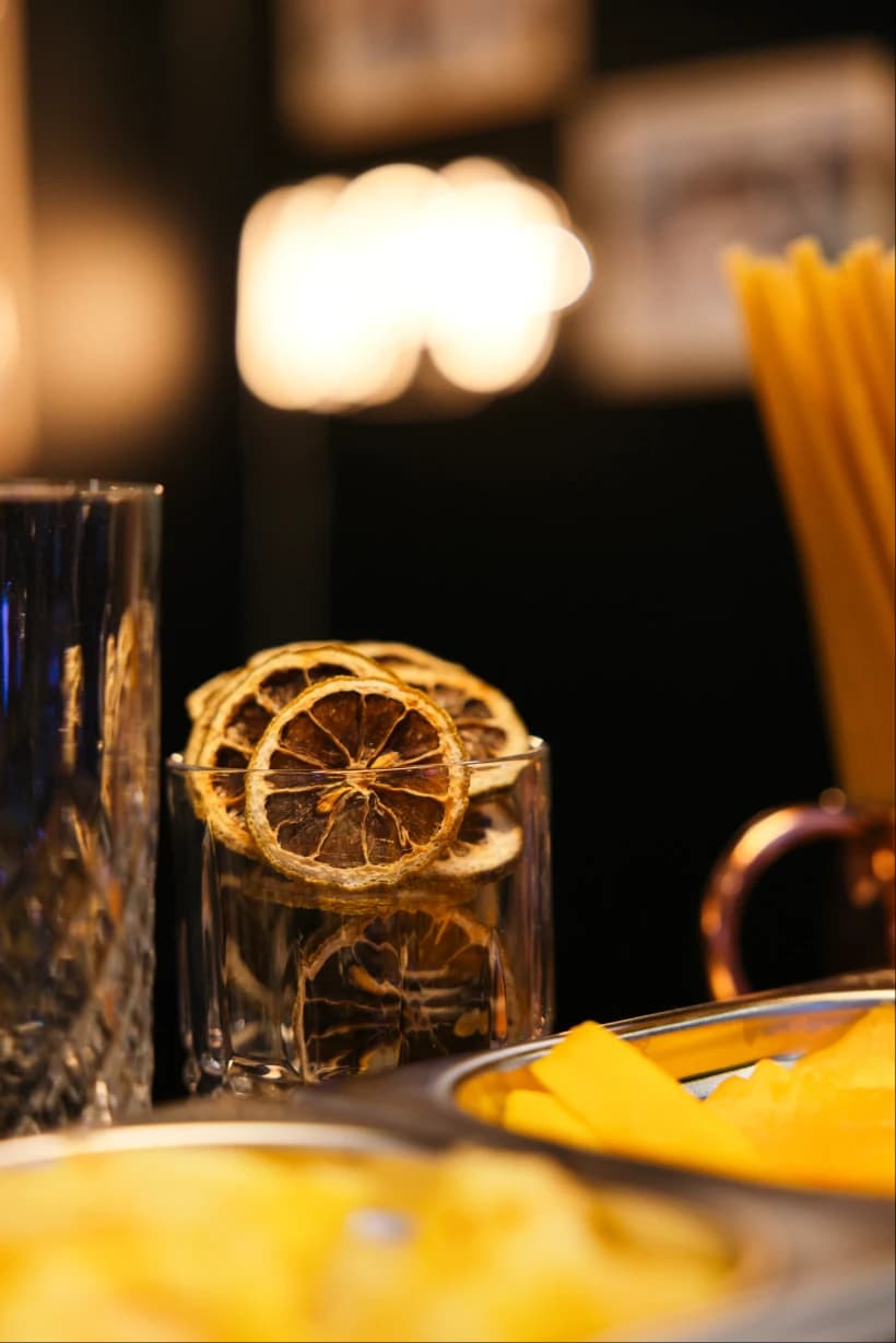 Photo d'une préparation pour la réalisation de coktails pendant un mariage