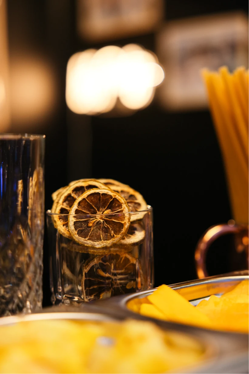 Photo d'une préparation pour la réalisation de coktails pendant un mariage